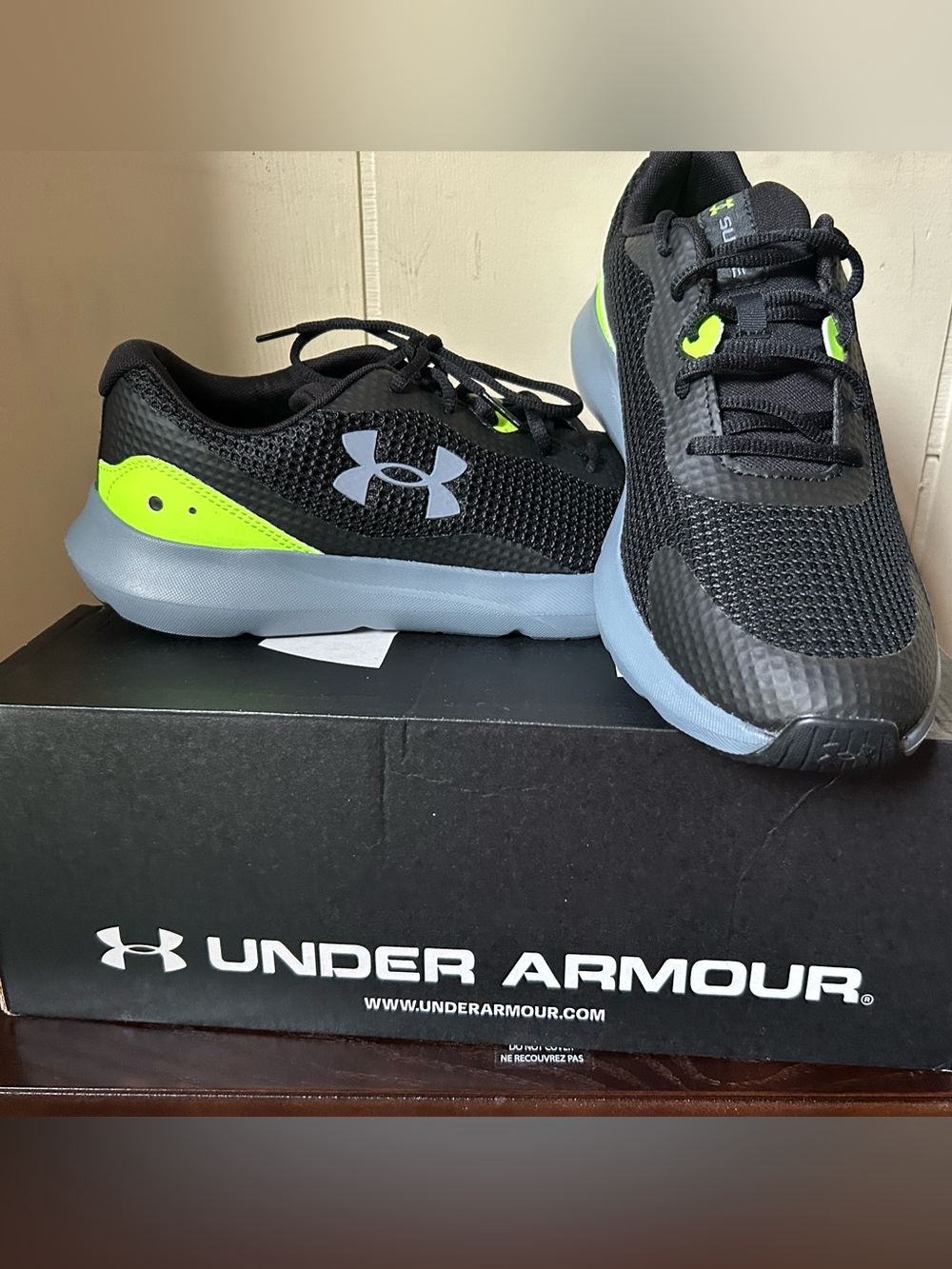 Under Armour UA Surge 3 Men’s Shoes Black Green Size 11 NEW